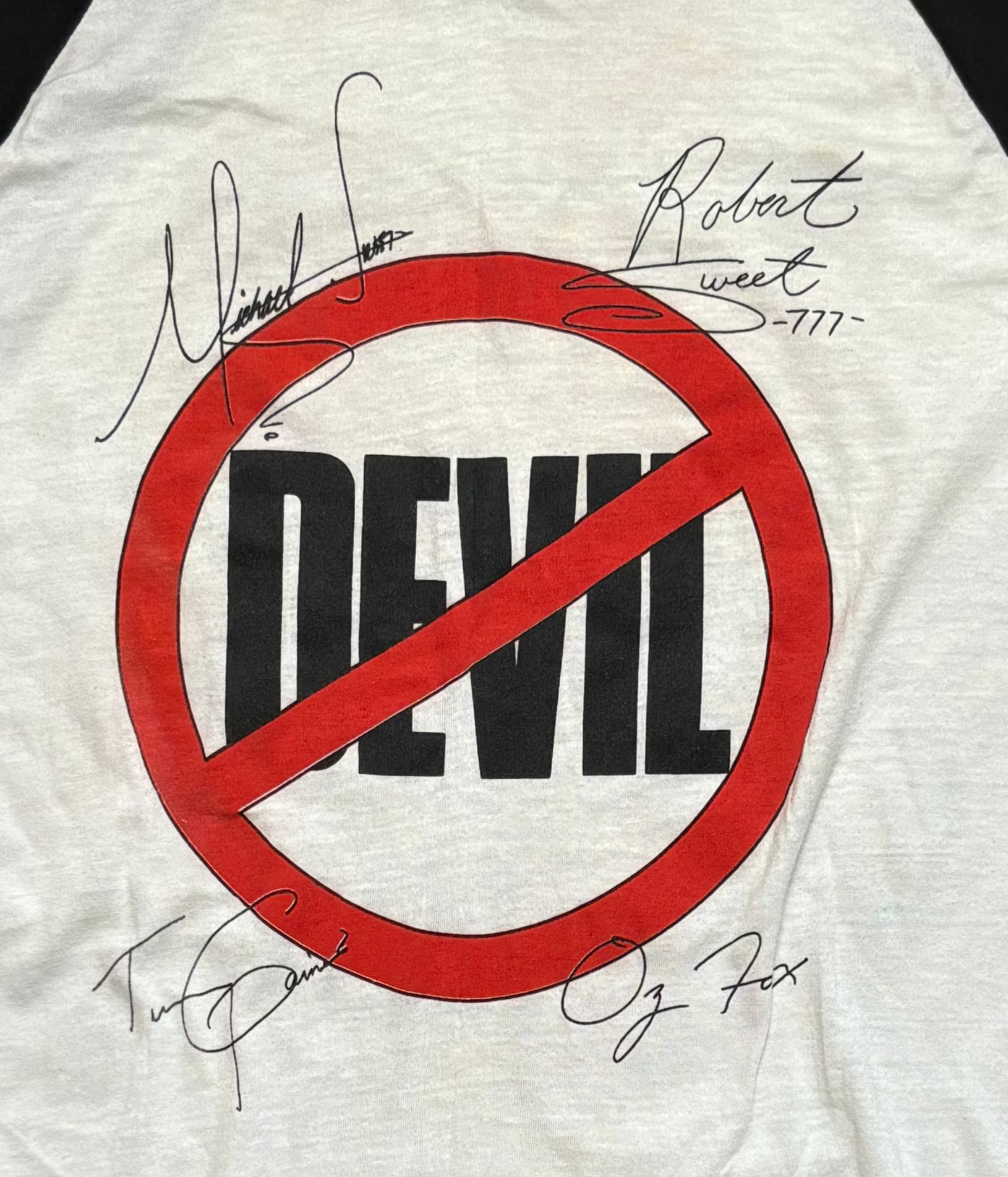 1986 Vintage Wht/Blk Stryper "Isaiah 53:5" T-Shirt - MED