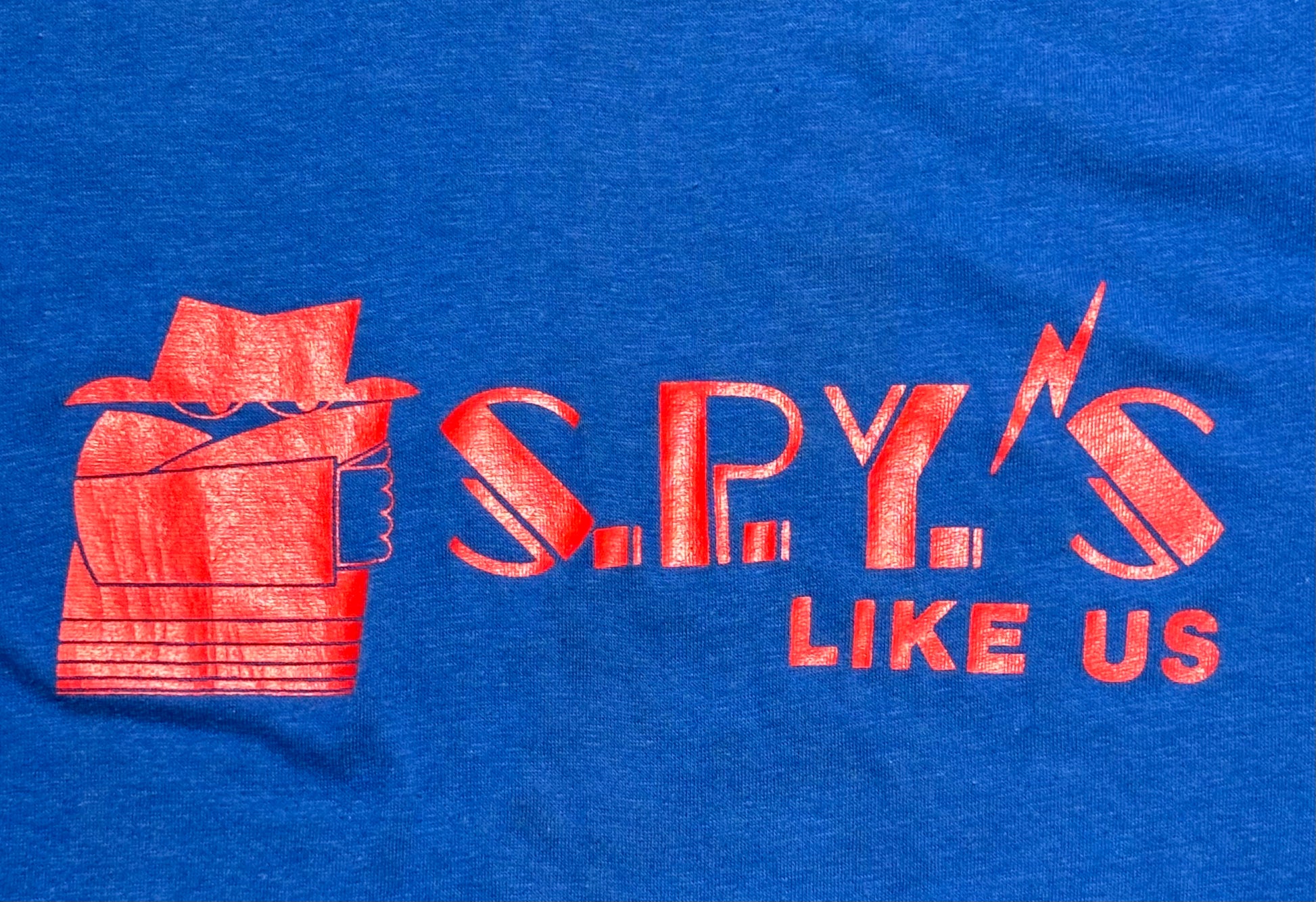 1980s Vintage Blue S.P.Y.S Likes Us T-Shirt - SML
