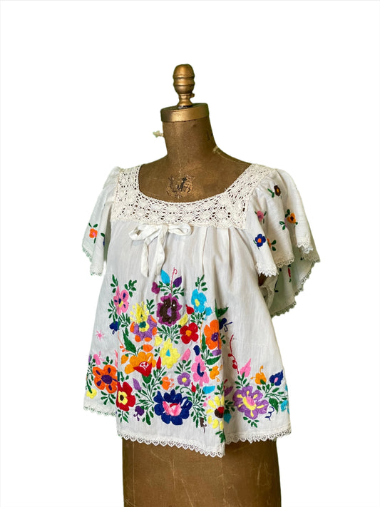 '60s Vintage Floral Embroidered Mexican Folk Blouse