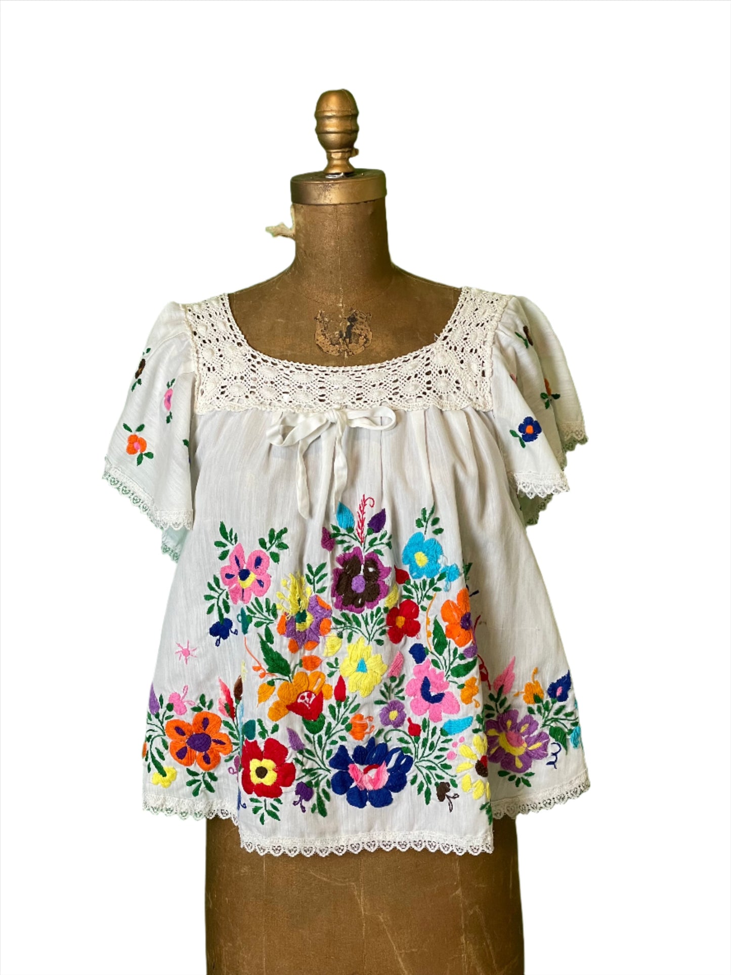 '60s Vintage Floral Embroidered Mexican Folk Blouse